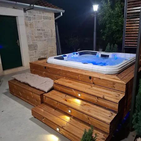 别墅 Didov Kameni Dvor-stone House&jacuzzi Radonic