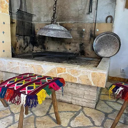 Didov Kameni Dvor-stone House&jacuzzi Radonic